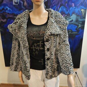 LaSeine Short Faux Fur Jacket Size Large Black and White Design Soooo Soft
